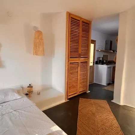 Old Town Apartment *